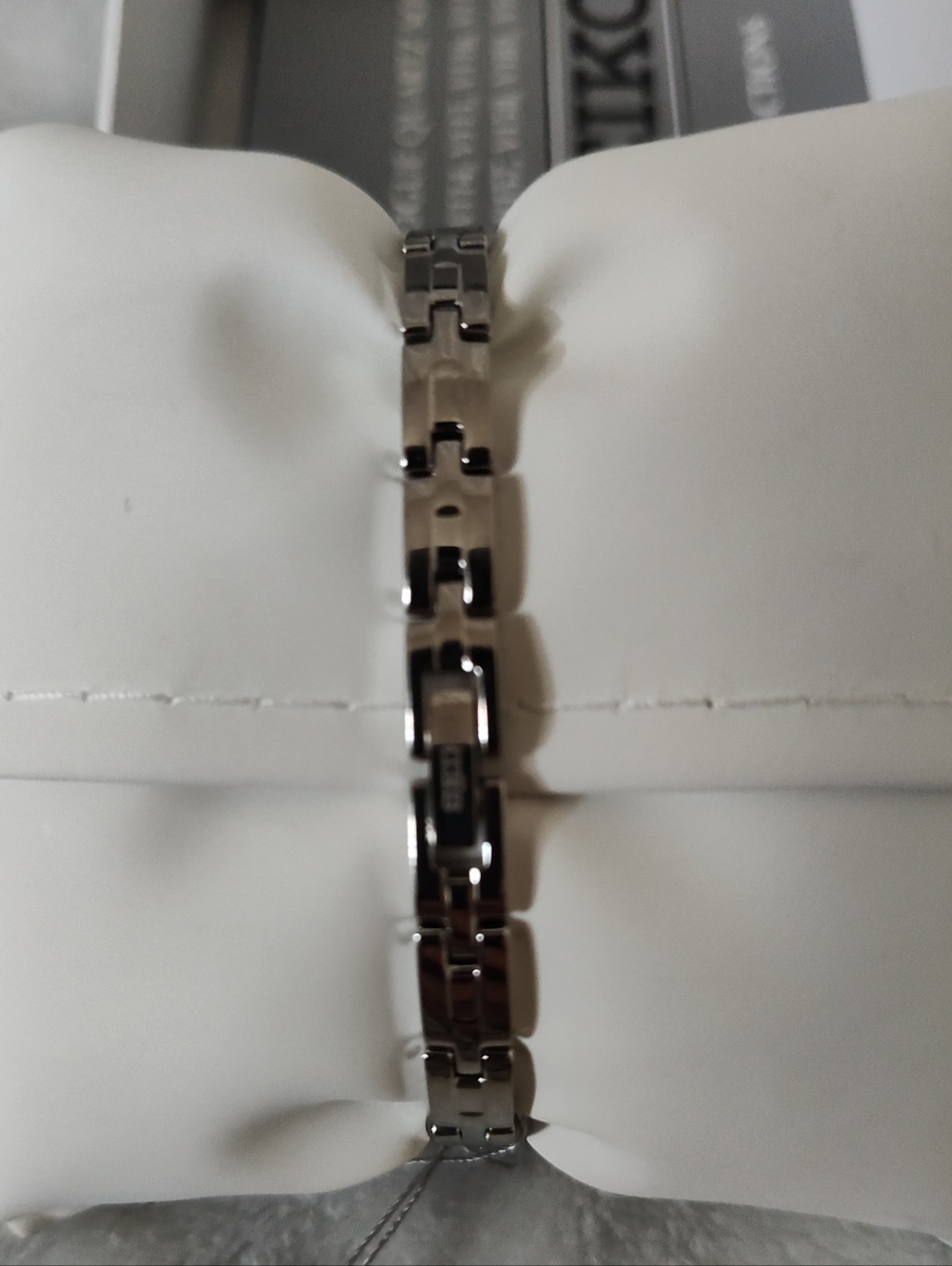 Seiko Solar Stainless Steel Watch (Retail $245) - Picture 5 of 8